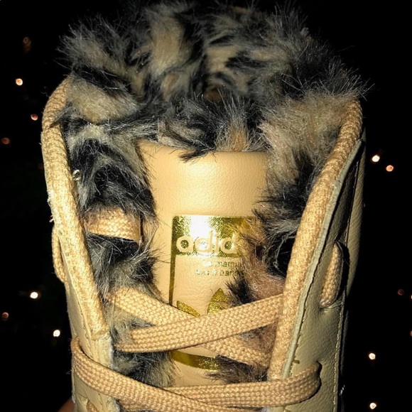 A BLIZZY CUSTOM Cheetah High Top Adidas Superstars - Picture 2 of 3